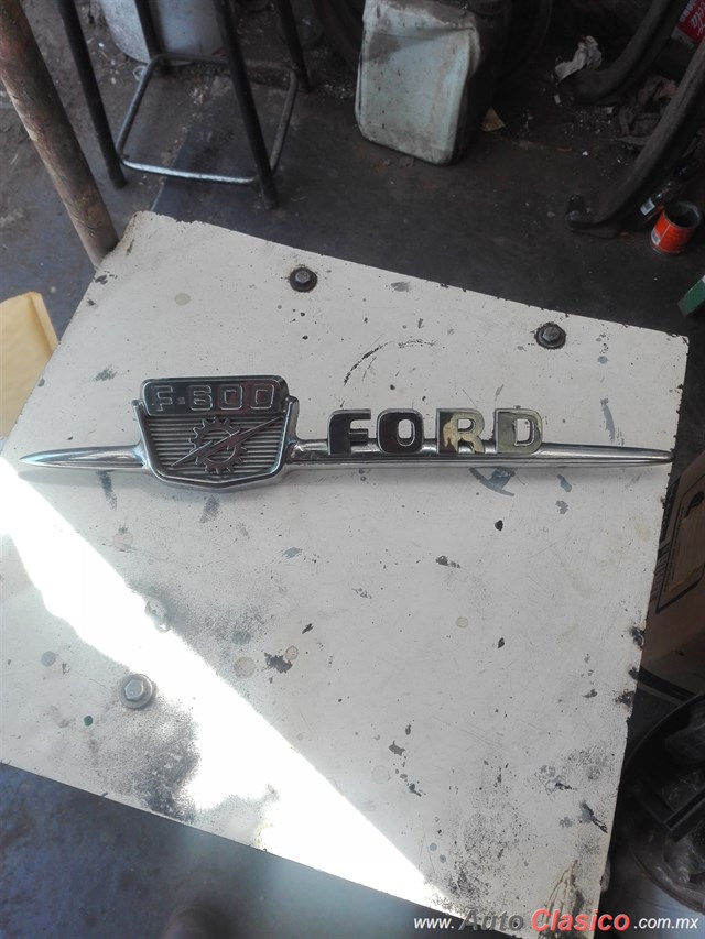 Emblema Lateral De Cofre Ford Pickup Mod Ornamentos Y Emblemas