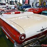 1957 ford fairlane 500. motor v8 de 312ci que desarrolla 245hp