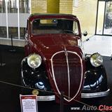 1939 simca, 4 cilindros en línea de 570cc con 12hp