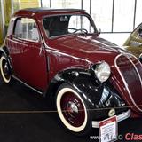 1939 simca, 4 cilindros en línea de 570cc con 12hp