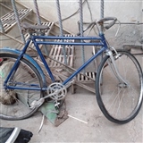 used $1999 r28" touring bike to restore, no logos if it is useful to call cel. -5518970130.
