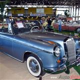 1959 mercedes benz 220. motor 6l de 2200cc que desarrolla 106hp