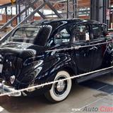 1939 oldsmobile sedan v8