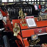 1903 ford a 2 cilindros opuestos de 100 pulgadas cúbicas de 8hp. primer modelo fabricado por ford. velocidad máxima de 30mph. se produjeron 607 unidades.