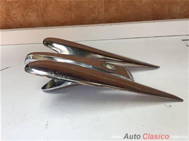 CHRYSLER 1954 CHEST ORNAMENT