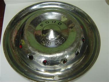 FORD 1950 RIN 15 CRESTLINER RIM CAP 1 PIECE