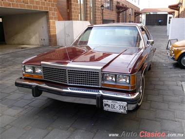 1981 Ford CROWN VICTORIA Coupe