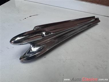 CHEVROLET FLEETMASTER 1946 COUPE ORIGINAL HOOD ORNAMENT