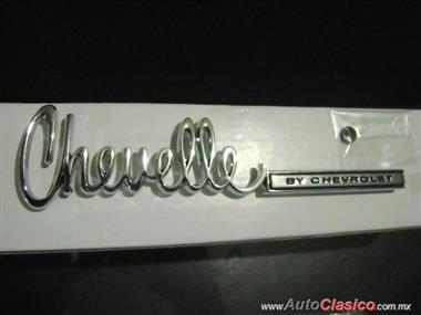 Chevelle 71 Al 72 Emblema De Cajuela "Chevelle BY CHEVROLET"