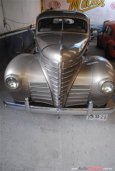 1939 Plymouth 4 puertas hardtop con poste Hardtop