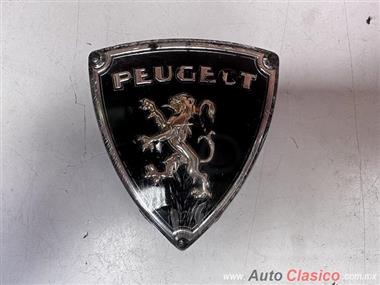 PEUGEOT 204 , 403 , 404 EMBLEMA DE PARRILLA ORIGINAL COMPLETA