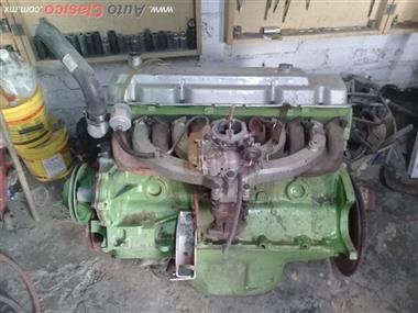 Motor Plymoun 225