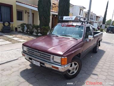 1985 Otro Toyota Hilux Pickup