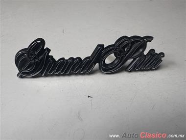 PONTIAC GRAND PRIX PLASTIC EMBLEM