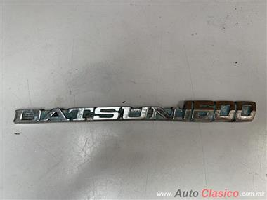 DATSUN 1600 EMBLEMA USADO