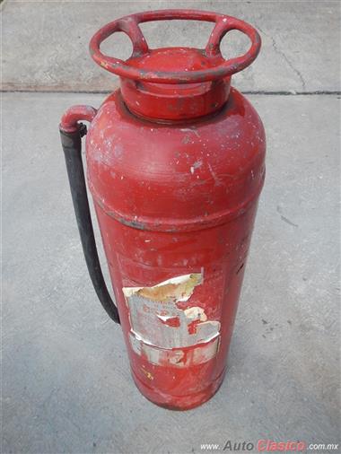 2 Extintores Antiguos