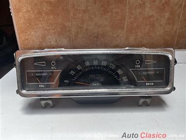 DATSUN BLUEBIRD 520 , 521 INSTRUMENT PANEL