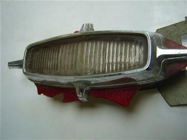 FORD 1967  ORNAMENTO DE CALAVERA ORIGINAL