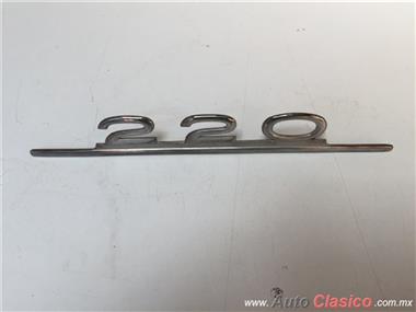 MERCEDES BENZ 220 TRUNK EMBLEM