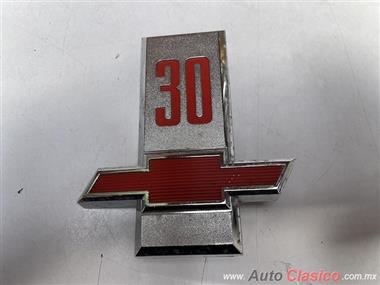 CHEVROLET PICK UP C30 1963 EMBLEMA LATERALE NOUVEAU ORIGINAL