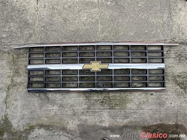 CHEVROLET SUBURBAN BLAZER V1500 1989 TO 1991 ORIGINAL NEW GRILLE