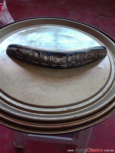 STUDEBAKER PICK UP HOOD EMBLEM MOD.1942-1948