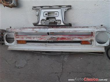 Parrilla De Chevrolet Pickup 67/68