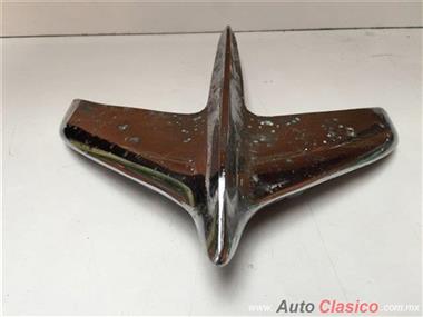 DESOTO 1953 ORNAMENTO DE COFRE