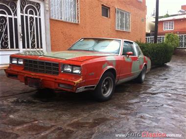 1981 Chevrolet Monte Carlo urge para pagar deudas Hardtop