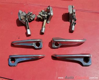 DOOR HANDLES AND PLATES RENAULT 8 AND 10