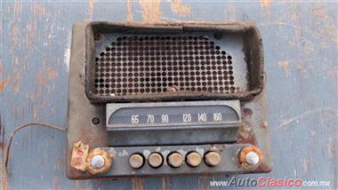 RADIO Deluxe CHEVY CHEVROLET AUTO 51 52  1951 1952