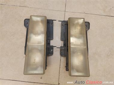 Pair of original Cheyenne, Suburban, Silverado headlights from 88 to 98