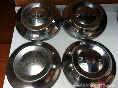 FORD 1952 A 1954  TAPONES DE LLANTA ORIGINALES