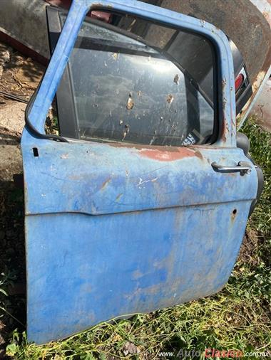 LH Ford Pick Up 60-66 Porte (Ailettes Et Poignées En Verre Tamb)