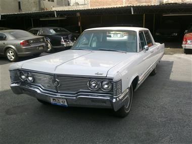 1968 Chrysler Imperial Lebaron Sedan