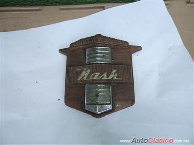 Nash Emblema