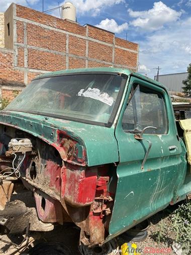 Cab X Parts Ford Pick Up 73-79 (Verre, Portes, Médaillon, etc.)