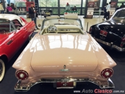 Calificación de Ford Thunderbird 1957 - Salón Retromobile FMAAC México 2015