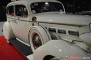 Calificación de 1937 Packard Sedan, 8 cilindros en línea de 282ci con 120hp - Retromobile 2017