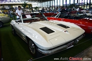 Calificación de 1964 Chevrolet Corvette. Motor V8 de 327ci que desarrolla 300hp - Retromobile 2018