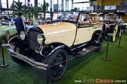 1929 Ford A Pickup Readster. Motor 4L de 201ci que desarrolla 40hp - Retromobile 2018's Rating