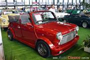 1985 Rover Mini Cabriolet. Motor 4L de 1,275cc que desarrolla 62hp. Solo se produjeron 700. - Retromobile 2018's Rating