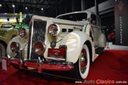 Calificación de 1937 Packard Sedan, 8 cilindros en línea de 282ci con 120hp - Retromobile 2017