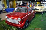 1985 Rover Mini Cabriolet. Motor 4L de 1,275cc que desarrolla 62hp. Solo se produjeron 700. - Retromobile 2018's Rating