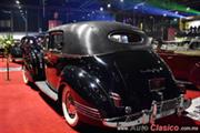 1942 Packard One Eighty, 8 cilindros en línea de 356ci con 165hp - Retromobile 2017's Rating