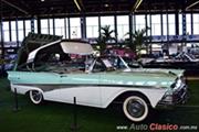 Calificación de 1958 Ford Fairline Skyliner. Motor V8 de 332ci que desarrolla 265hp. - Retromobile 2018