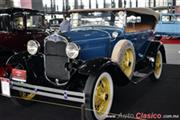 Calificación de 1930 Ford A Phaeton Deluxe 4 cilindros en línea de 40hp - Retromobile 2017