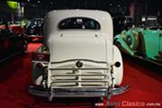 Calificación de 1937 Packard Sedan, 8 cilindros en línea de 282ci con 120hp - Retromobile 2017