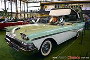 1958 Ford Fairline Skyliner. Motor V8 de 332ci que desarrolla 265hp. - Retromobile 2018's Rating