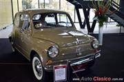 1959 Fiat 600E, 4 cilindros en línea de 633cc con 21hp - Retromobile 2017's Rating